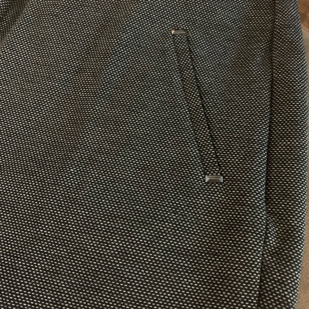 Chico’s size 2.5 dress pants. Like new. Perfect for fall.